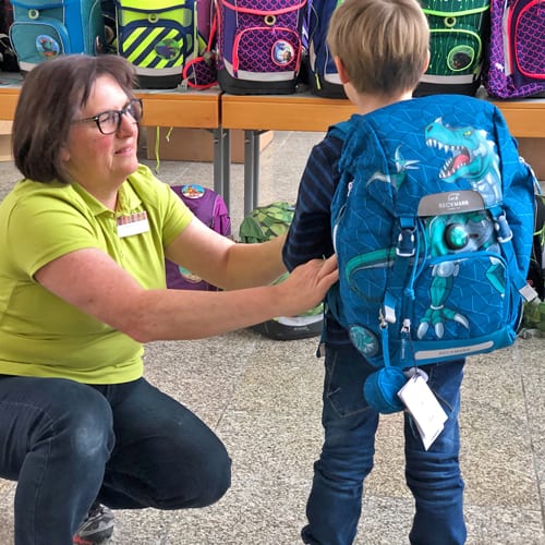Schulranzen Auf Was Beim Kauf Achten Um Ruckenschaden Vorzubeugen