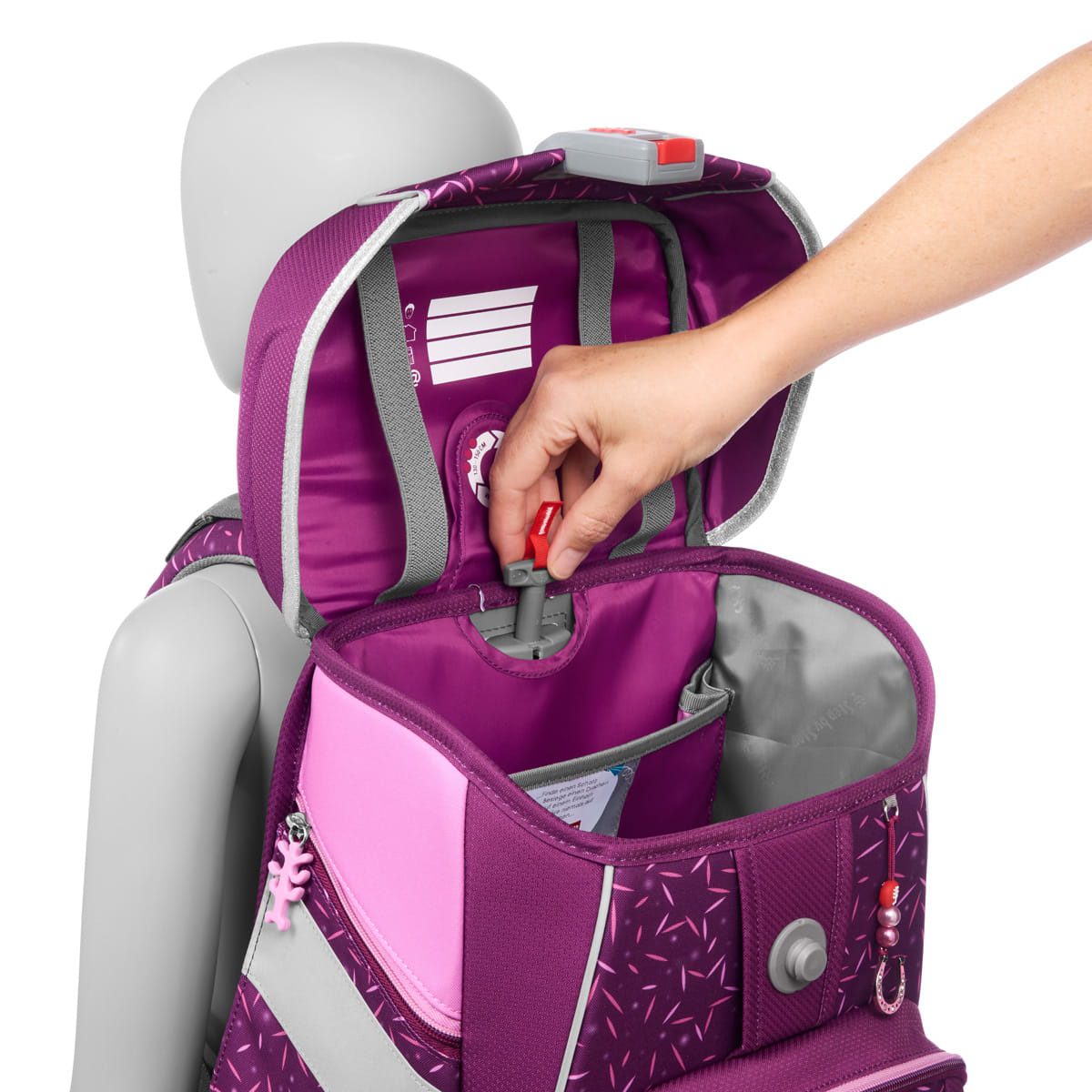 00138045awd2 Step by Step Space