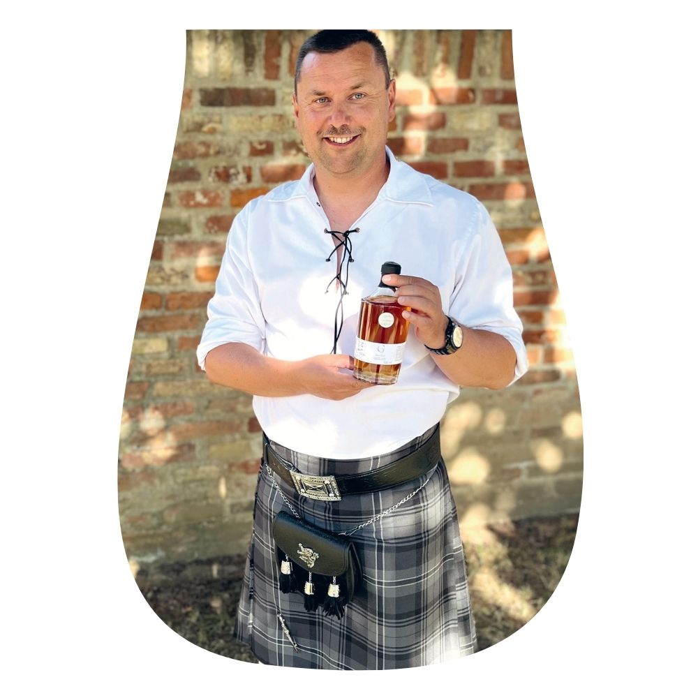 Markus Müller im Tasting-Glas_web_ag_02