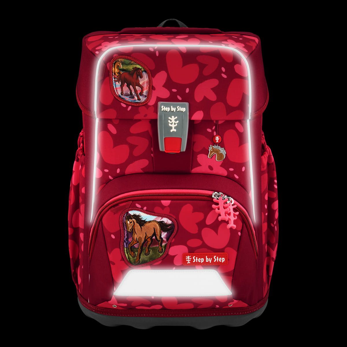 00138056abb6 Step by Step Giant Wild Horse Nora