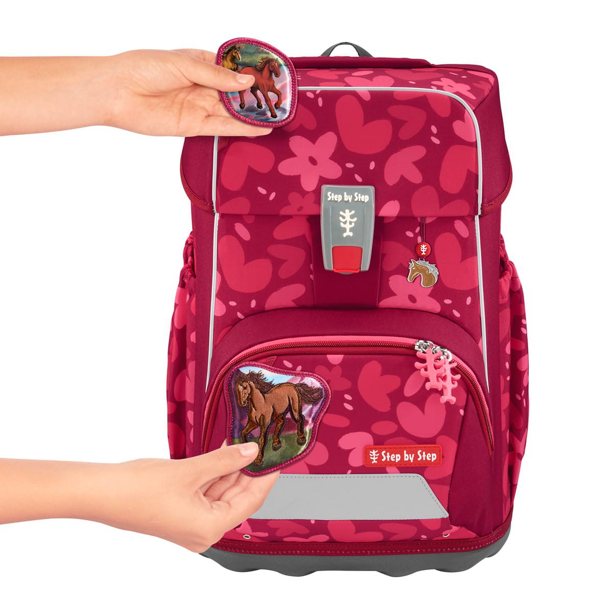 00138056awd Step by Step Giant Wild Horse Nora