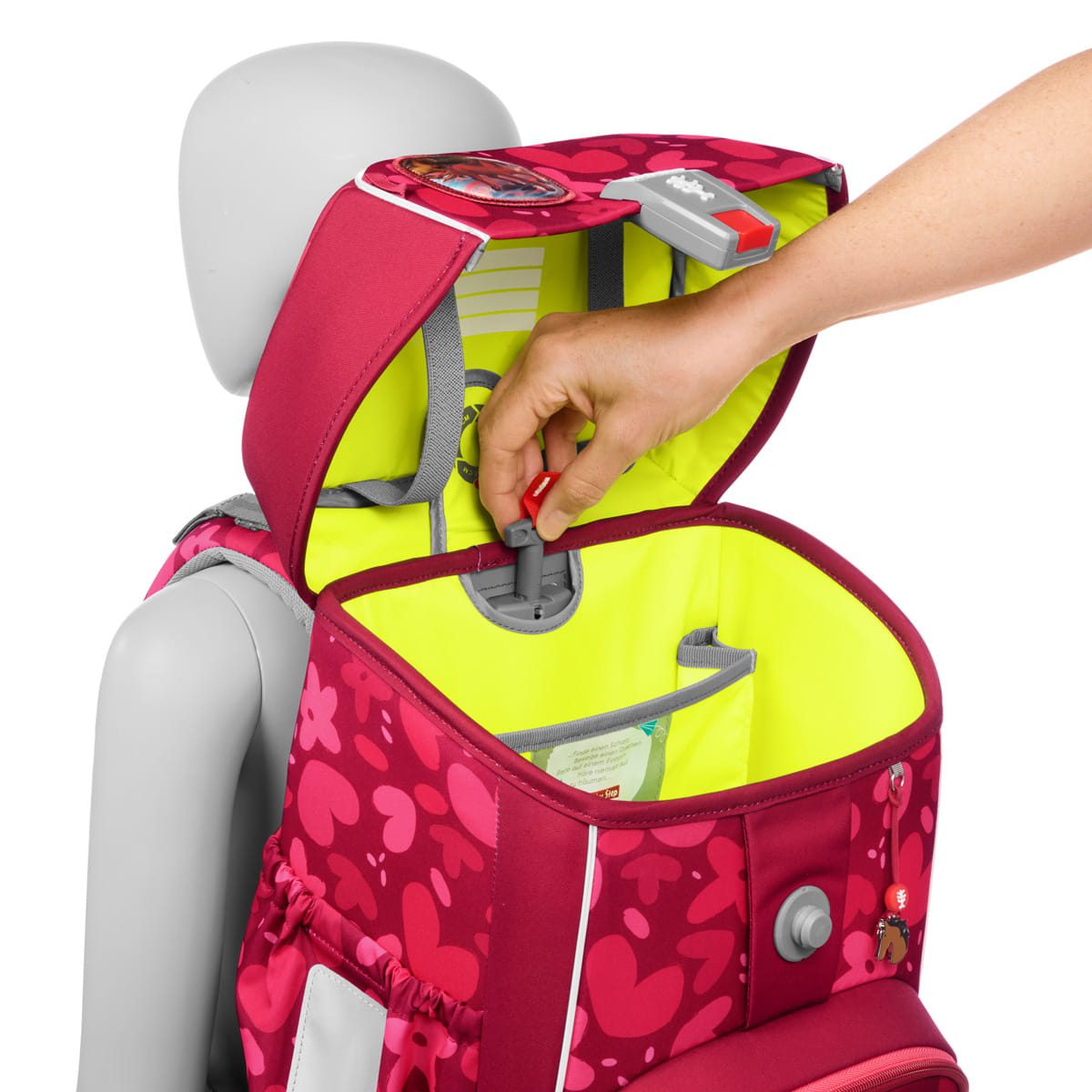 00138056awd2 Step by Step Giant Wild Horse Nora