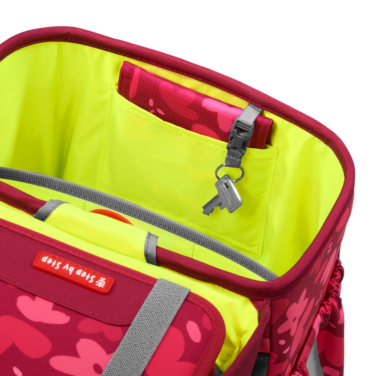 00138056det5 Step by Step Giant Wild Horse Nora