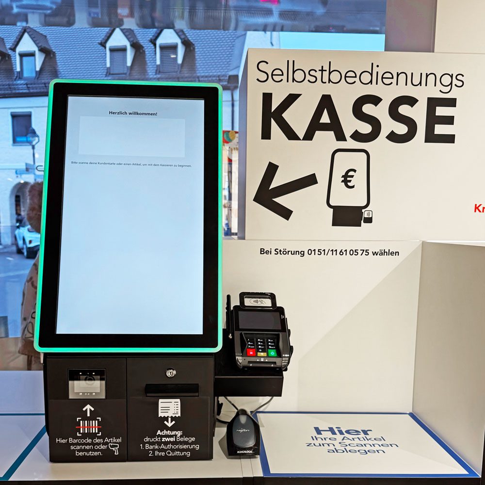 Selbstbedienungskasse im Hybrid-Store